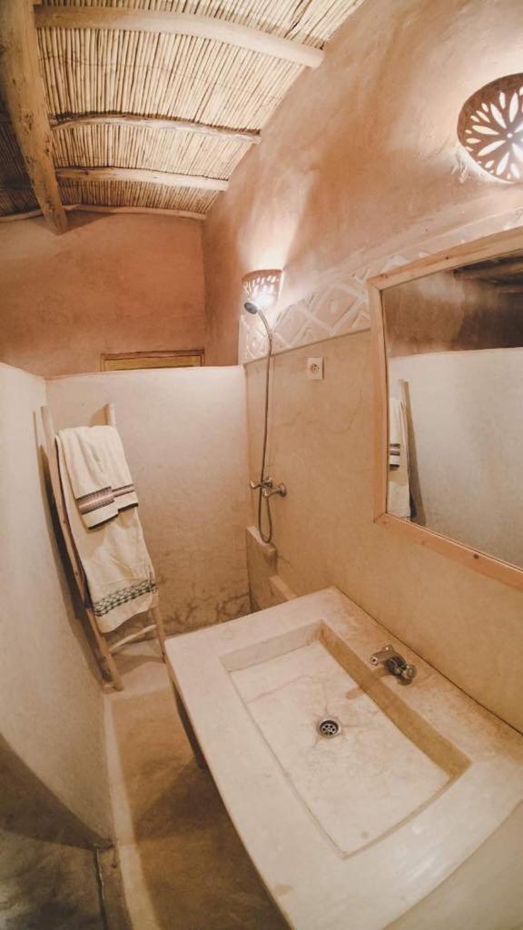 Tigmi Hamid Decouverte Des Traditions Et De La Culture Berbere Ait Benhaddou Esterno foto