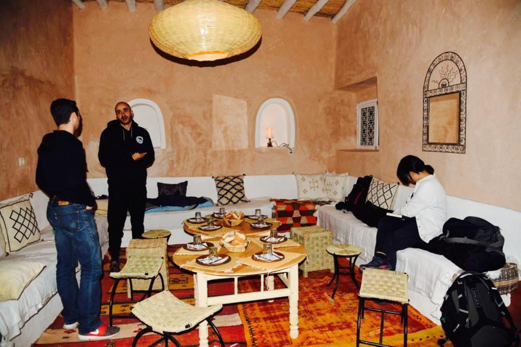 Tigmi Hamid Decouverte Des Traditions Et De La Culture Berbere Ait Benhaddou Esterno foto