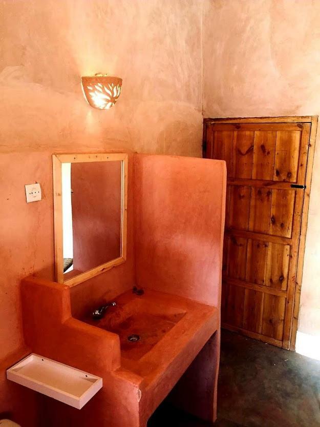 Tigmi Hamid Decouverte Des Traditions Et De La Culture Berbere Ait Benhaddou Esterno foto